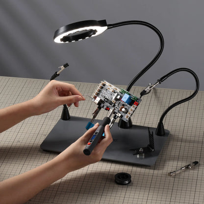Verbesserte magnetische Dritte Hand Lötstation, neue Lötkolben- & Mini-Clip-Halter, integrierte LED mit 5-facher Vergrößerung, 6 verstellbare Schwanenhalsarme, 28,2 x 18 cm Basis, für DIY & Elektronik